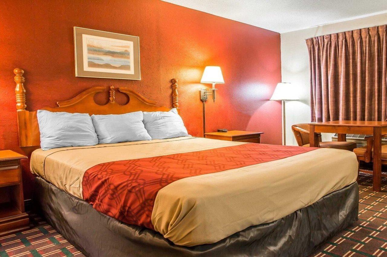 Montpelier Rodeway Inn מראה חיצוני תמונה