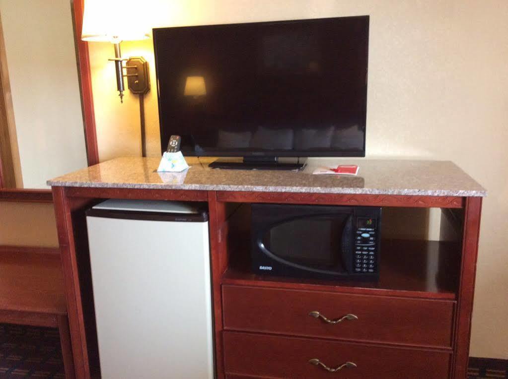 Montpelier Rodeway Inn מראה חיצוני תמונה