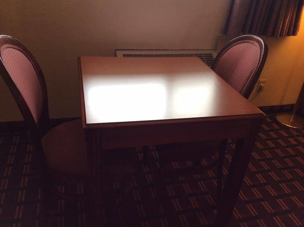 Montpelier Rodeway Inn מראה חיצוני תמונה