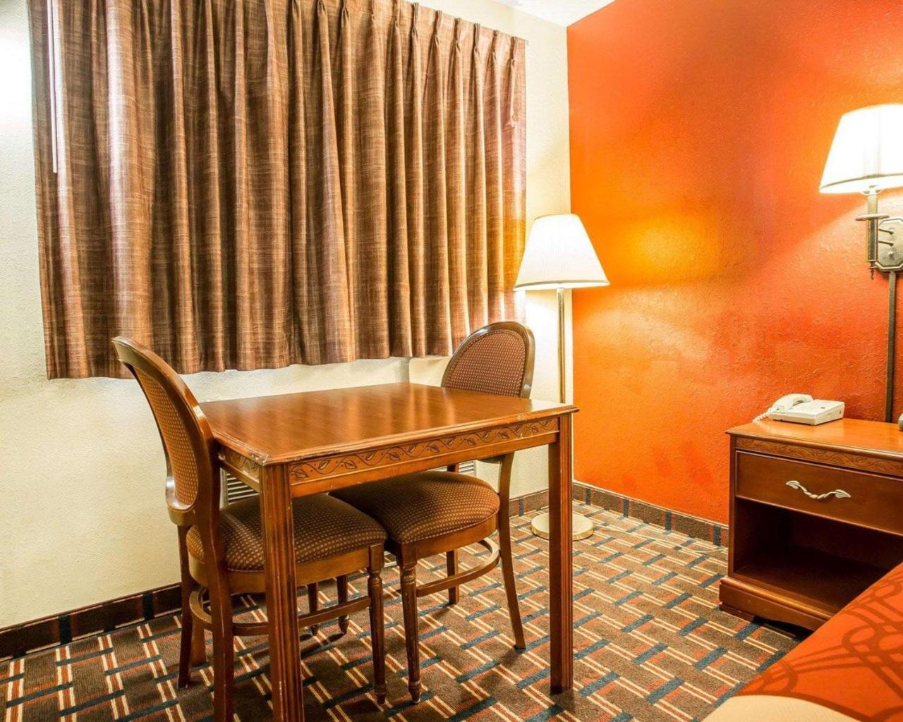 Montpelier Rodeway Inn מראה חיצוני תמונה