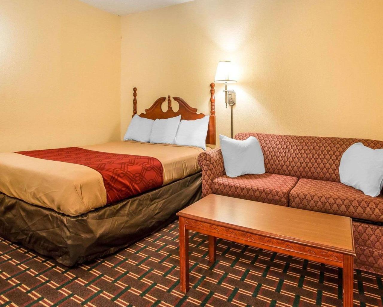 Montpelier Rodeway Inn מראה חיצוני תמונה