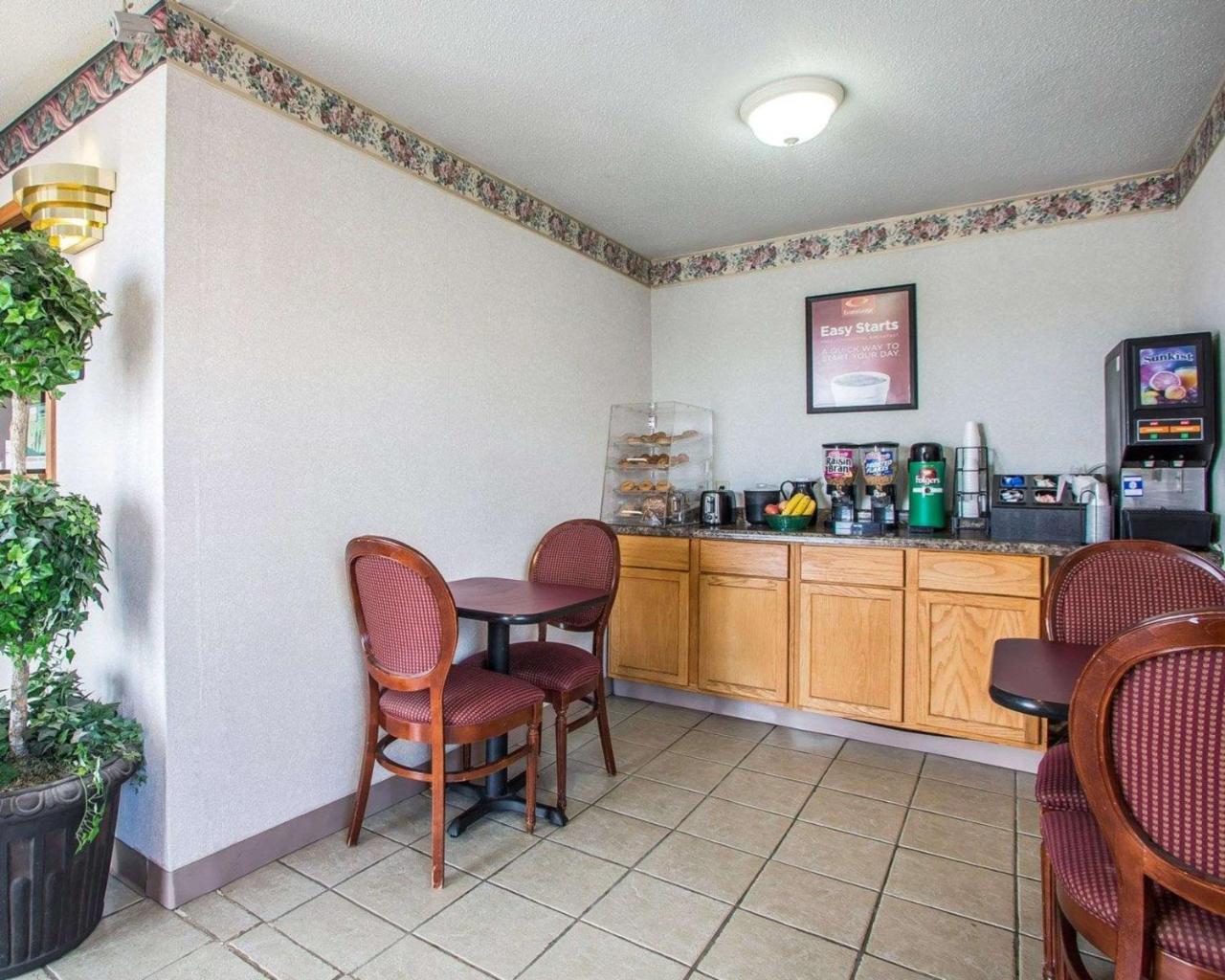 Montpelier Rodeway Inn מראה חיצוני תמונה