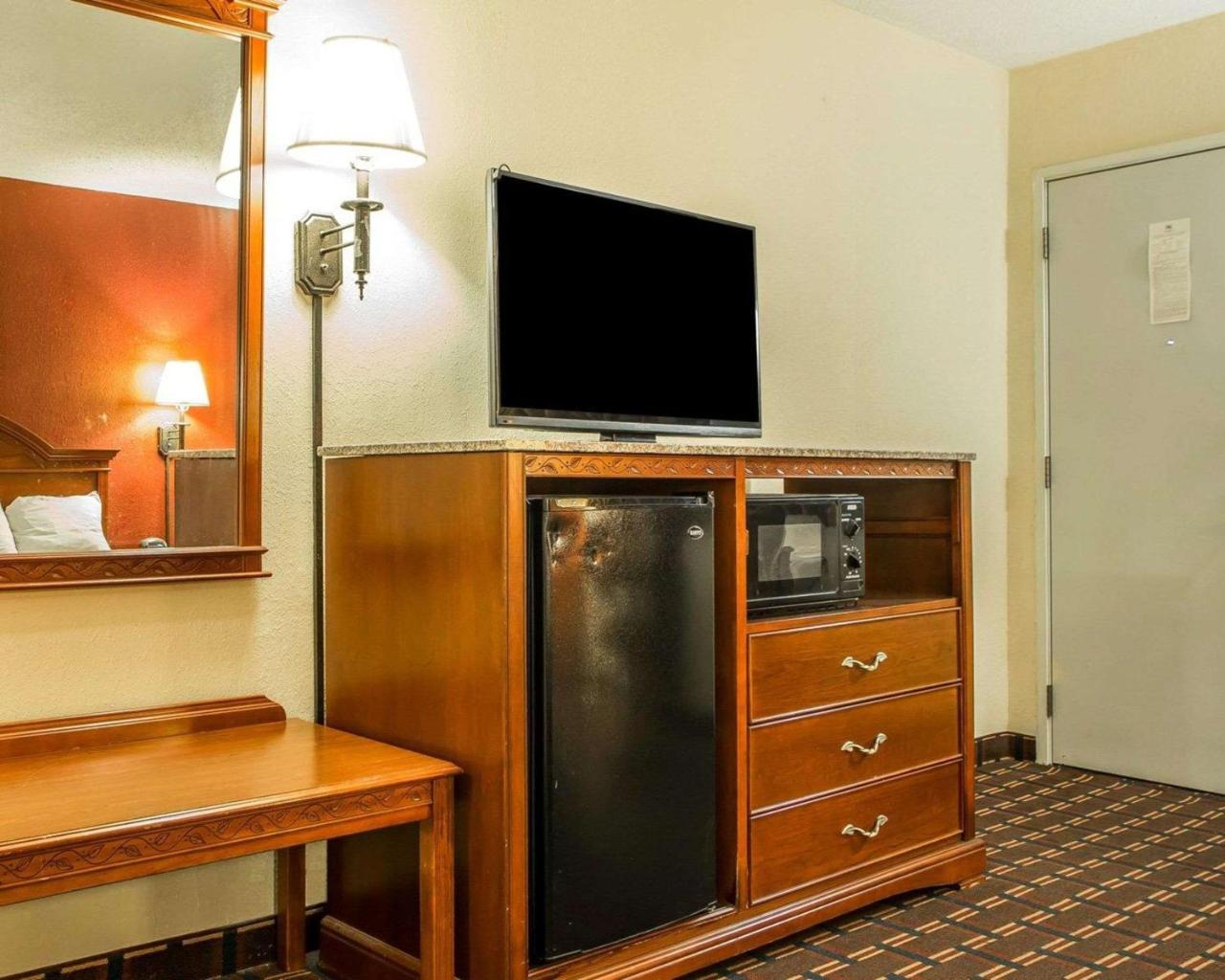Montpelier Rodeway Inn מראה חיצוני תמונה